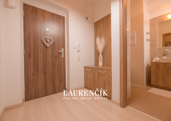 NA PREDAJ | 2 - IZBOVÝ BYT V NOVOSTAVBE S PARKOVACÍM MIESTOM, TRENČIANSKE STANKOVCE