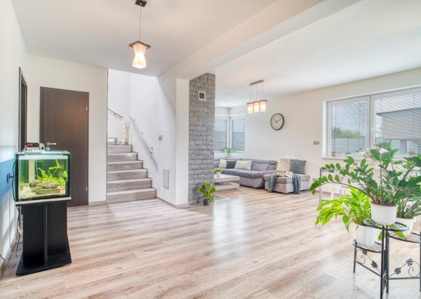 Na predaj rodinný dom s investičným potenciálom v Kostolišti