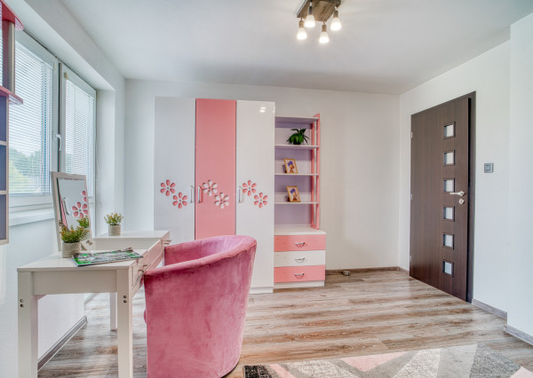 Na predaj rodinný dom s investičným potenciálom v Kostolišti