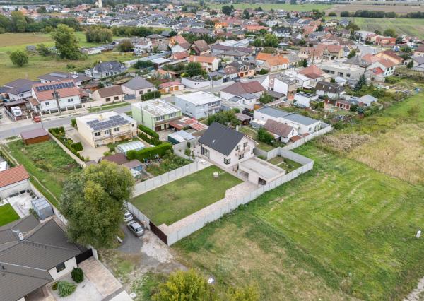 Na predaj rodinný dom s investičným potenciálom v Kostolišti