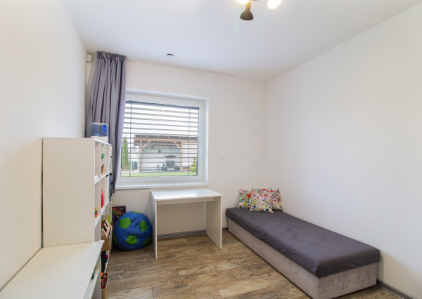 Na prenájom moderný 4-izbový bungalov v obci Beňadiková