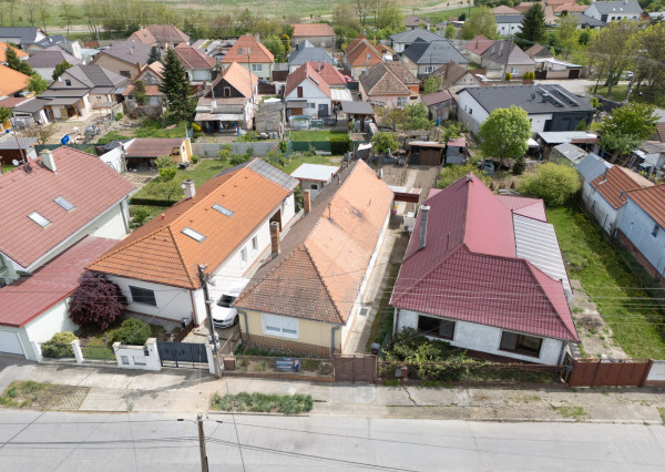Na predaj čiastočne zariadený rodinný dom v Dolnej Strede