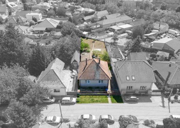 Na predaj 3-izbový tehlový dom s možnosťou nadstavby v Šamoríne