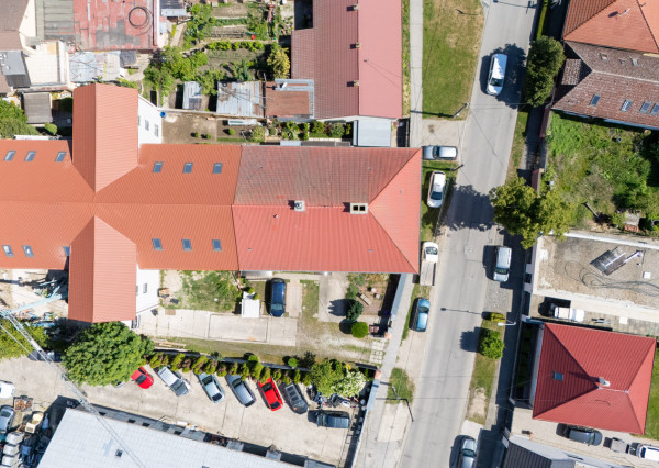 Na predaj priestranný 4,5 - izbový byt v Seredi
