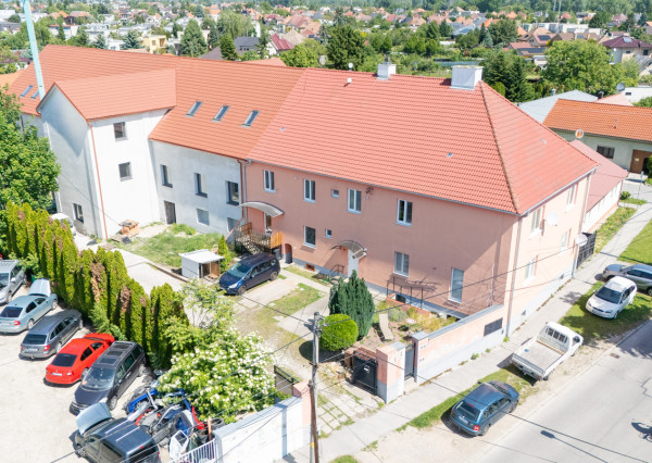 Na predaj priestranný 4,5 - izbový byt v Seredi