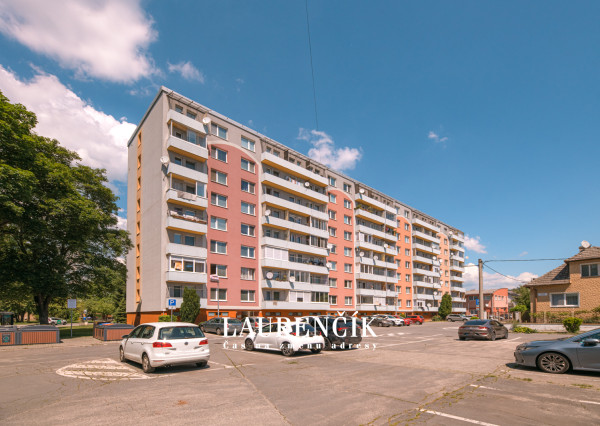 NA PREDAJ | 3 - IZBOVÝ BYT V ŠIRŠOM CENTRE TRENČÍNA NA UL. SOBLAHOVSKÁ