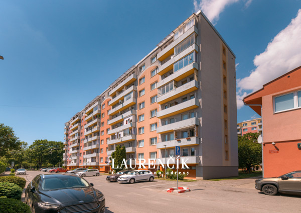 NA PREDAJ | 3 - IZBOVÝ BYT V ŠIRŠOM CENTRE TRENČÍNA NA UL. SOBLAHOVSKÁ