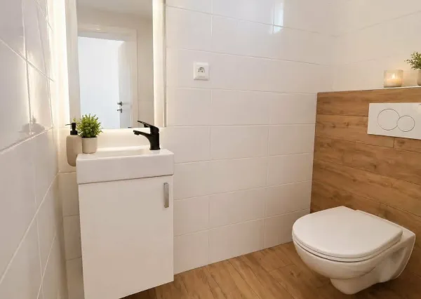 Na predaj zariadený rodinný dom s terasou – Dvorec, časť Sliezska Osada