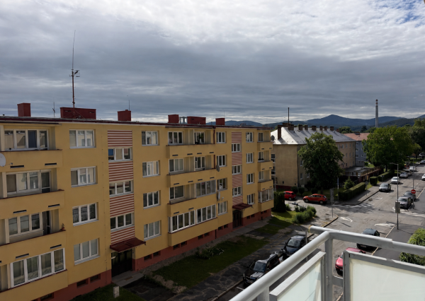 Na prenájom 1-izbový byt s balkónom vo vyhľadávanej lokalite Sihoť v Trenčíne