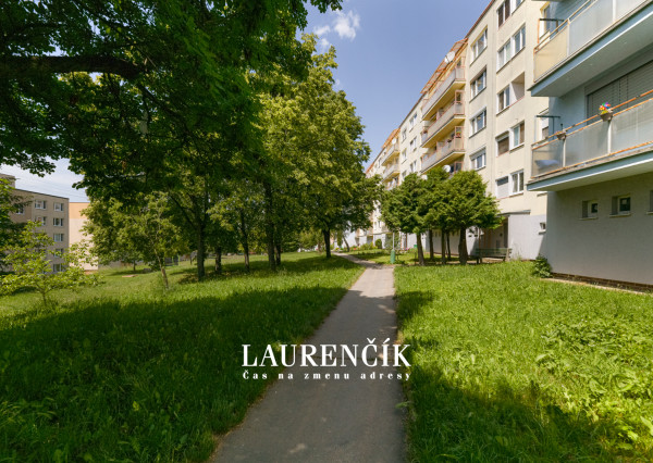 NA PREDAJ | 3 - IZBOVÝ BYT VO VYHĽADÁVANEJ LOKALITE | PRIEVIDZA -  UL. CLEMENTISOVA