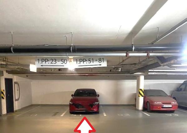 Na predaj vnútorné parkovacie miesto, Rezidencia pri radnici, Strojárenská ulica, Košice - centrum