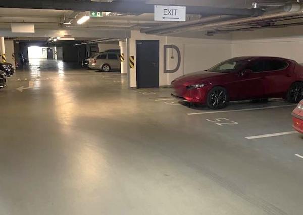 Na predaj vnútorné parkovacie miesto, Rezidencia pri radnici, Strojárenská ulica, Košice - centrum