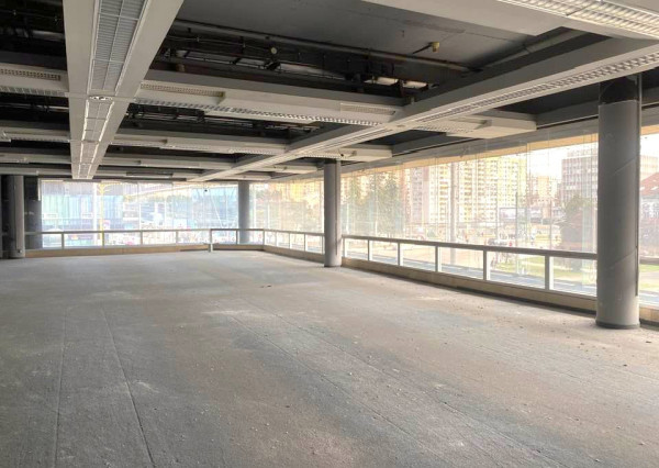 Obchodný priestor 400 m2, s oknami na ulicu, na 1. poschodí OD DARGOV, Košice - centrum