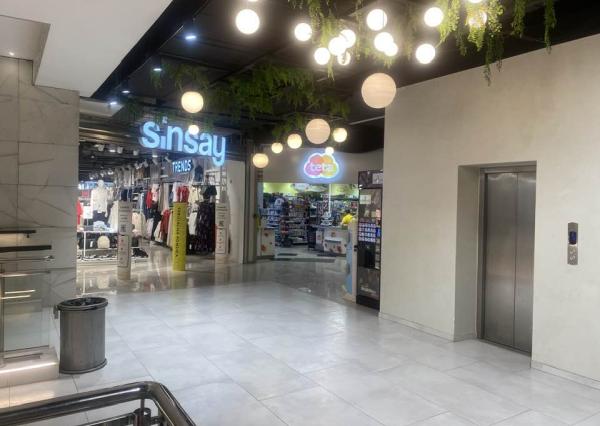 Obchodný priestor 400 m2, s oknami na ulicu, na 1. poschodí OD DARGOV, Košice - centrum