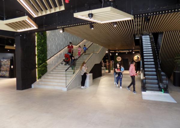 Obchodný priestor 400 m2, s oknami na ulicu, na 1. poschodí OD DARGOV, Košice - centrum