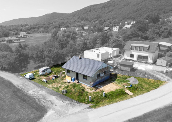Na predaj novostavba rodinného domu pod lesom – Prestavlky pri Žiari nad Hronom