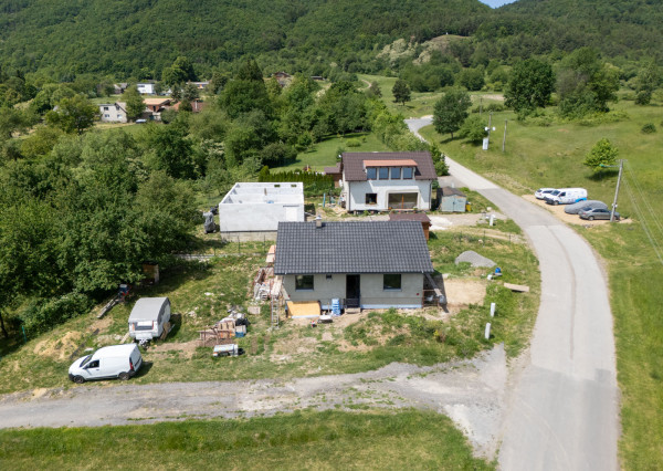 Na predaj novostavba rodinného domu pod lesom – Prestavlky pri Žiari nad Hronom