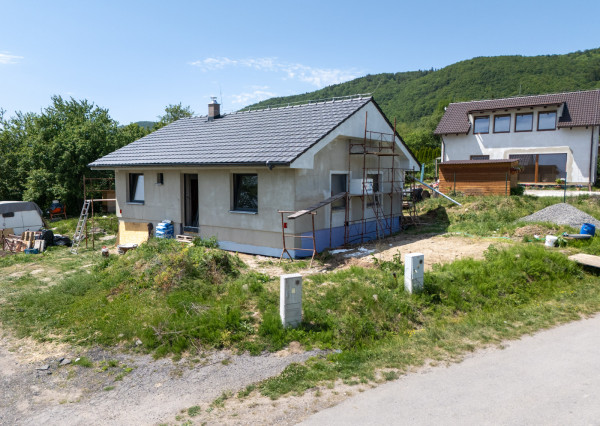 Na predaj novostavba rodinného domu pod lesom – Prestavlky pri Žiari nad Hronom