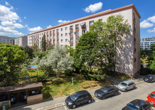 Na prenájom utulný 2-izbový byt v širšom centre Bratislavy – Nové Mesto