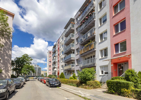 Na prenájom utulný 2-izbový byt v širšom centre Bratislavy – Nové Mesto