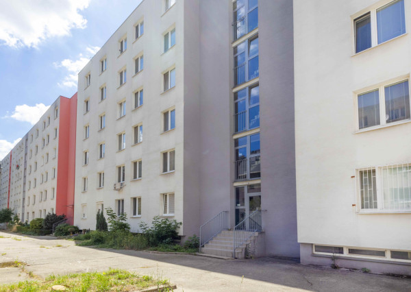 Na prenájom utulný 2-izbový byt v širšom centre Bratislavy – Nové Mesto