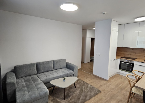 Klimatizovaný 2 izb. byt s parkovaním Ovocné Sady