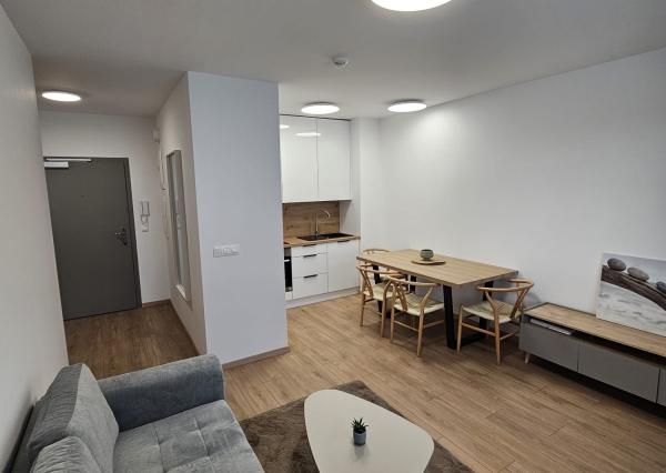 Klimatizovaný 2 izb. byt s parkovaním Ovocné Sady