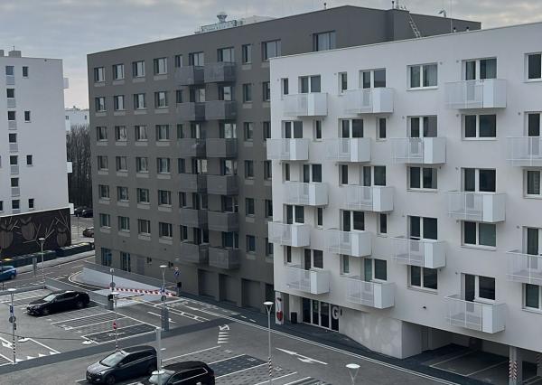 Klimatizovaný 2 izb. byt s parkovaním Ovocné Sady