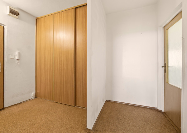 Investičná príležitosť vo Vrakuni – priestranný 2-izbový byt 64 m² s lodžiou na Čiližskej ulici