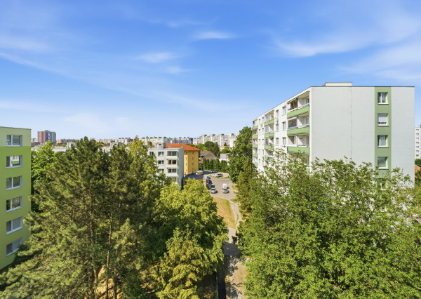 Investičná príležitosť vo Vrakuni – priestranný 2-izbový byt 64 m² s lodžiou na Čiližskej ulici