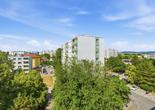 Investičná príležitosť vo Vrakuni – priestranný 2-izbový byt 64 m² s lodžiou na Čiližskej ulici