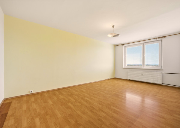 Investičná príležitosť vo Vrakuni – priestranný 2-izbový byt 64 m² s lodžiou na Čiližskej ulici