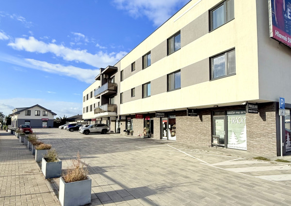 Stačí sa nasťahovať – moderný 2-izbový byt s balkónom a parkovacím miestom