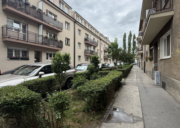 Štýlový 2-izbový byt 75 m² prerobený z 3i bytu, v projekte 500 bytov na Nivách
