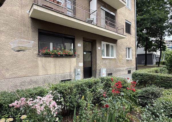 Štýlový 2-izbový byt 75 m² prerobený z 3i bytu, v projekte 500 bytov na Nivách