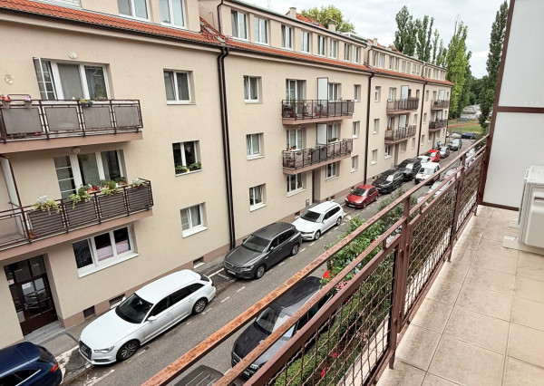 Štýlový 2-izbový byt 75 m² prerobený z 3i bytu, v projekte 500 bytov na Nivách