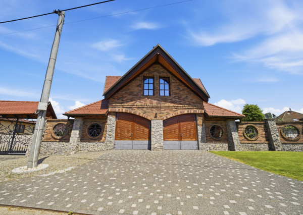 Na prenájom exkluzívna 5-izbová vila v aristokratickom štýle v Šamoríne