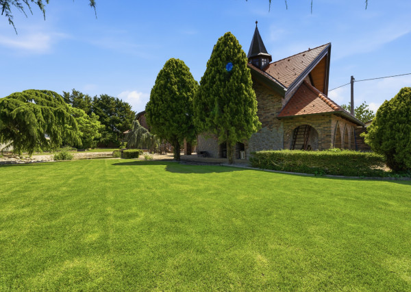 Na prenájom exkluzívna 5-izbová vila v aristokratickom štýle v Šamoríne
