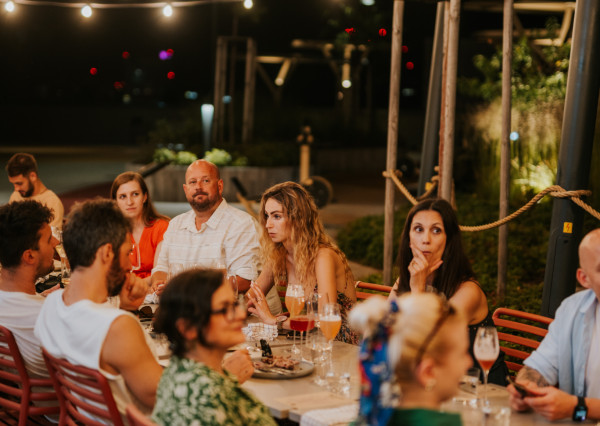 Na odstúpenie úspešná gastro prevádzka v OC Nivy, Bratislava