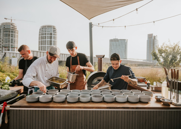 Na odstúpenie úspešná gastro prevádzka v OC Nivy, Bratislava