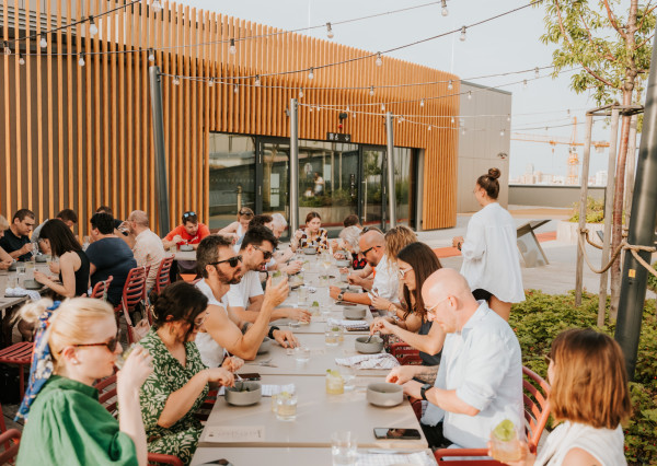 Na odstúpenie úspešná gastro prevádzka v OC Nivy, Bratislava