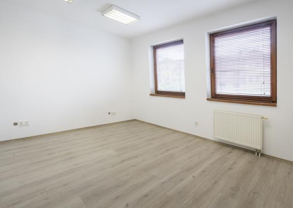 Na prenájom kancelária v širšom centre mesta Šamorín