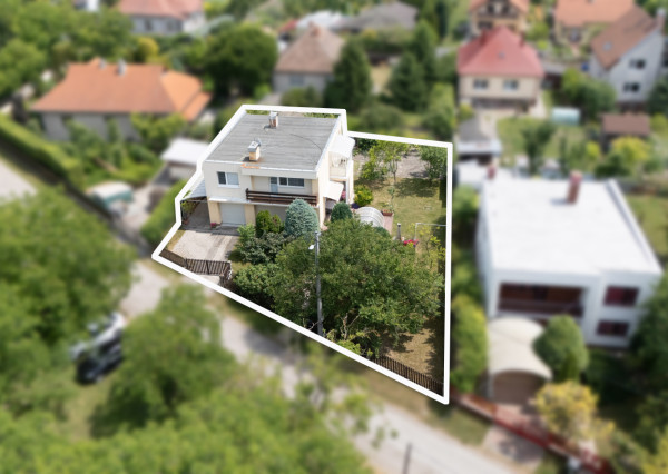 Na predaj 6-izbový rodinný dom s garážou a bazénom v Kvetoslavove