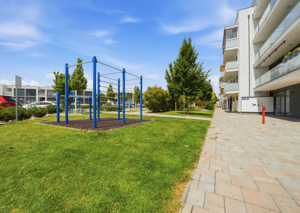 Na predaj 3-izbový byt s veľkorysou terasou a parkovaním, Dunajská Lužná