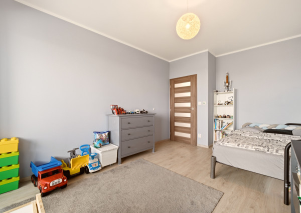 Na predaj 3-izbový byt s veľkorysou terasou a parkovaním, Dunajská Lužná