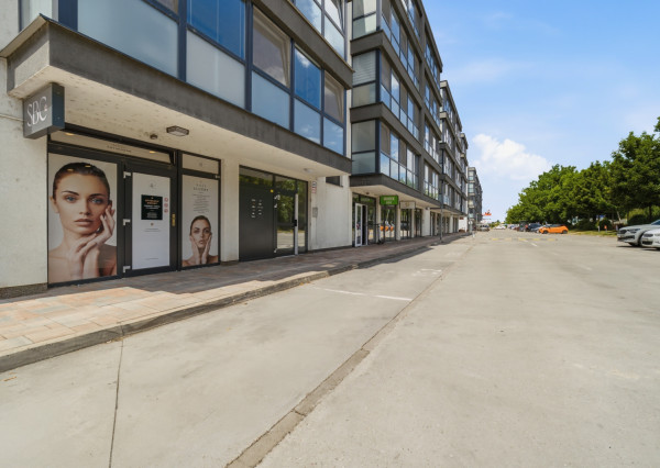 Na predaj 3-izbový byt s veľkorysou terasou a parkovaním, Dunajská Lužná