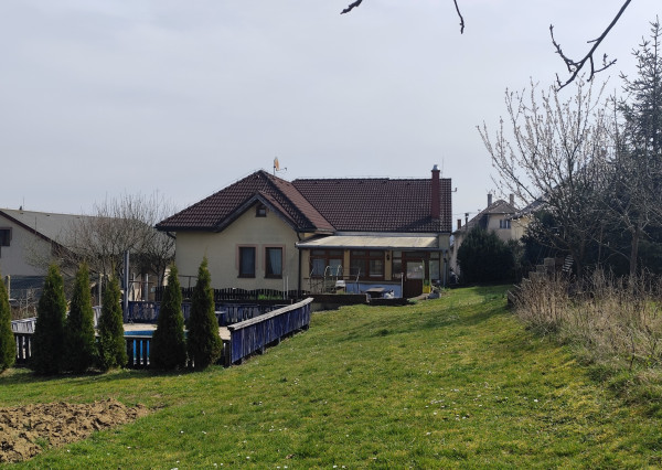 Na predaj dvojgeneračný rodinný dom blízko Bánoviec nad Bebravou