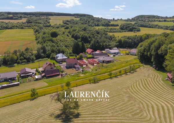 NA PREDAJ |  4 - IZBOVÝ RODINNÝ DOM BUNGALOV | MELČICE LIESKOVÉ - ČASŤ DOLINA