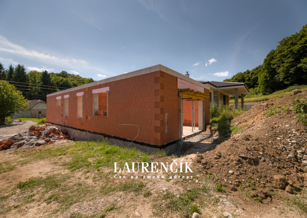 NA PREDAJ | 4 - IZBOVÝ RODINNÝ DOM | MELČICE LIESKOVÉ - ČASŤ DOLINA