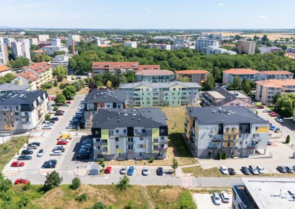 Na predaj 2-izbový byt s 2 garážovými státiami v Šamoríne
